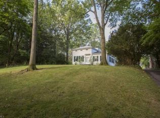 7872 Columbia Rd, Olmsted Falls, OH 44138