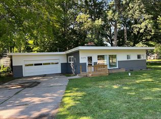 5375 Lippincott Blvd, Burton, MI 48519