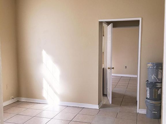 4th image of 2215 N Galvez St #2215