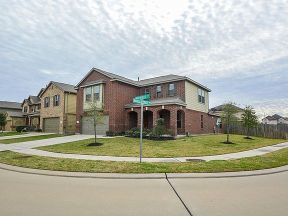 3rd image of 21443 Veneto Hills Ct