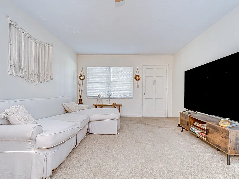 5150 10th Ave N #211 — Photo 5