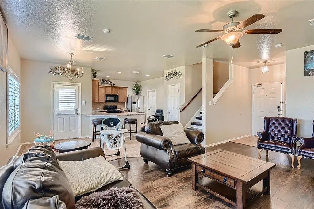 1629 Kings Glen Lane - 1 — Photo 3