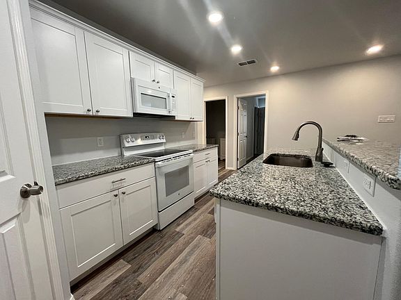 5th image of 5510 Jarvis St Unit B