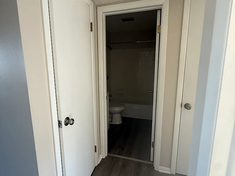 2265 Clinton St #4 — Photo 6