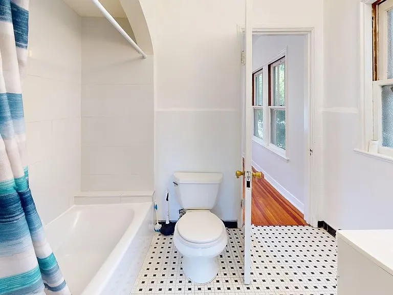 318 Braddock Ave #1 — Photo 14
