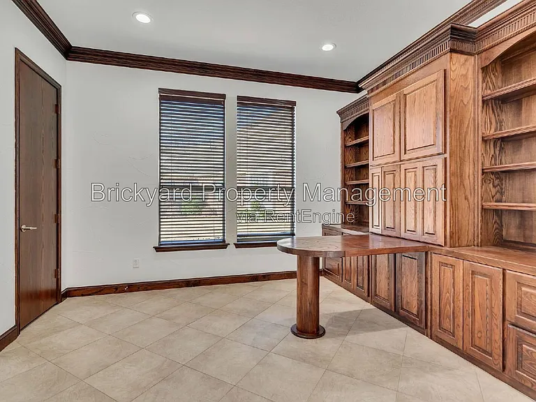 350 Pine Valley Dr — Photo 29