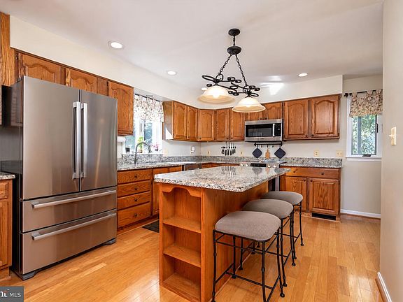 2nd image of 1117 Wilson Dr