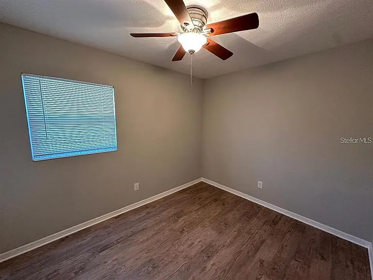 887 Eastbrook Blvd — Photo 18