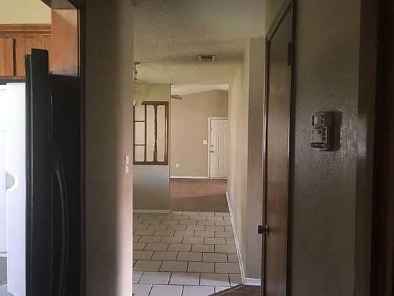 5th image of 6113 NW Elm Ave