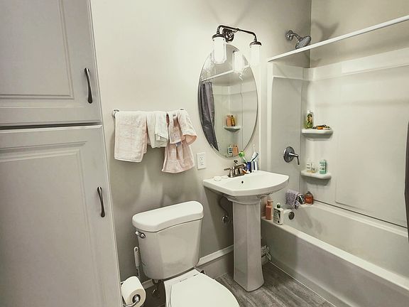 5th image of 1027 E Center St #4