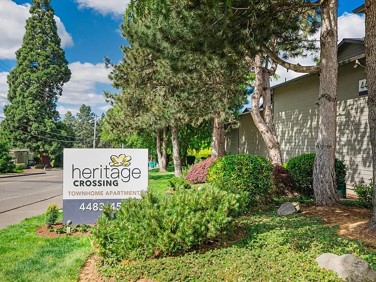 Heritage Crossing Townhome Apartments — Photo 8