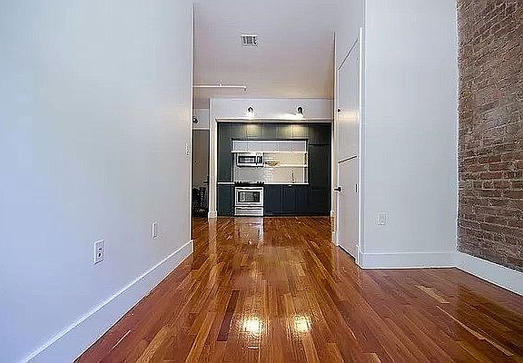 2nd image of 182 Bainbridge St #111