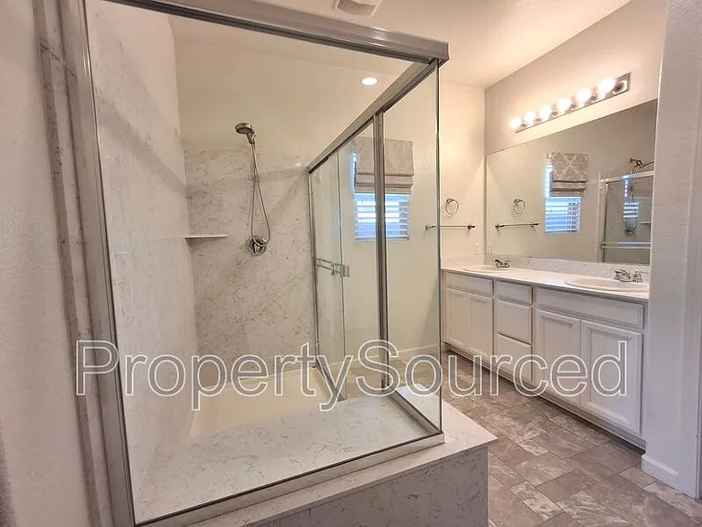 2687 Taft Ave — Photo 18
