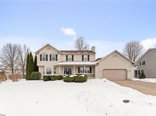 5658 Oakridge Dr, Louisville, OH 44641