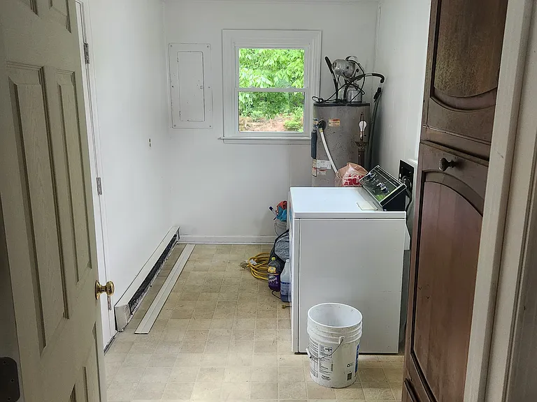 202 Gravatt Ave — Photo 8