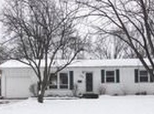 196 Mohawk Dr, Carol Stream, IL 60188