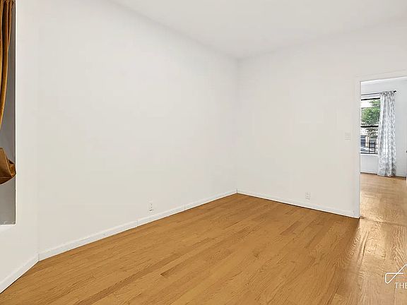 4th image of 631 Grand Ave