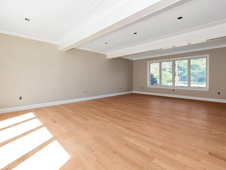 58 Marion Dr — Photo 13