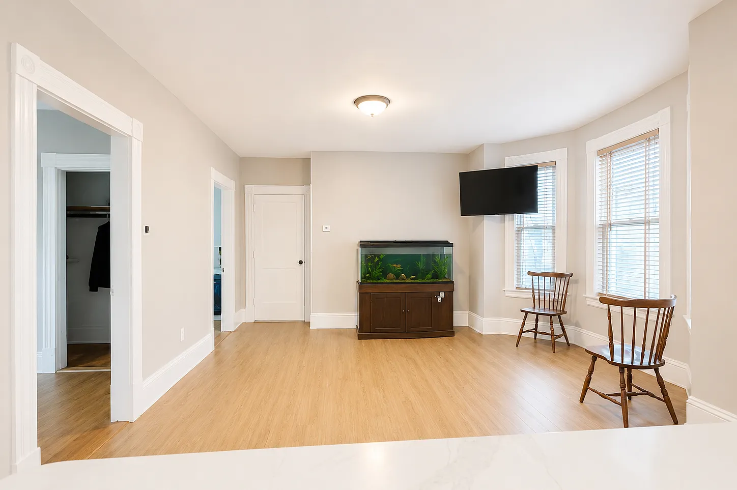3 bed, 1050 sqft, $2,900 — Photo 4