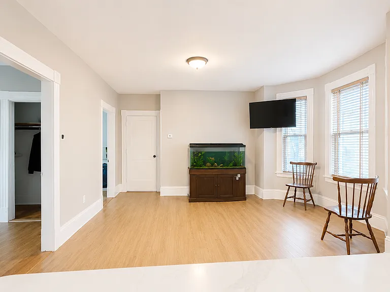 9 Trinity Ave #2 — Photo 4