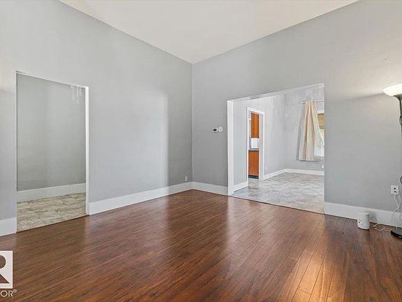 5th image of 11408 81st St NW