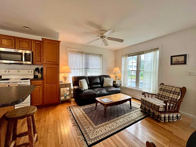 16 E Atlantic Ave — Photo 4