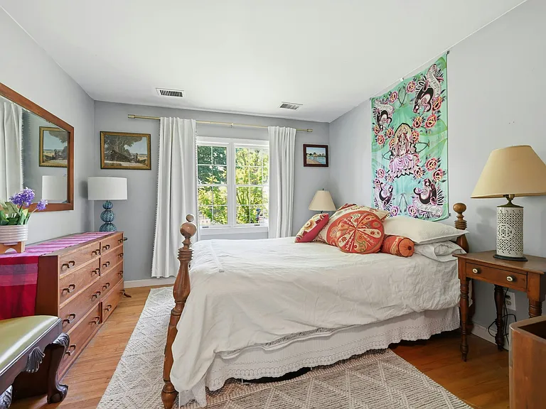 295 Jackson St — Photo 11