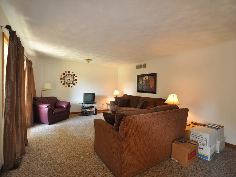 200A N Smith Rd #A — Photo 11