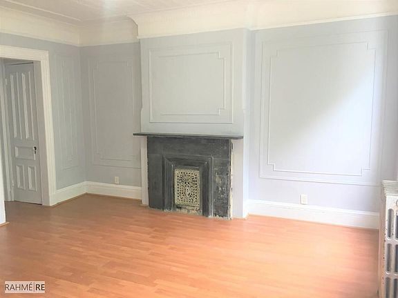 2nd image of 757 Jefferson Ave #2