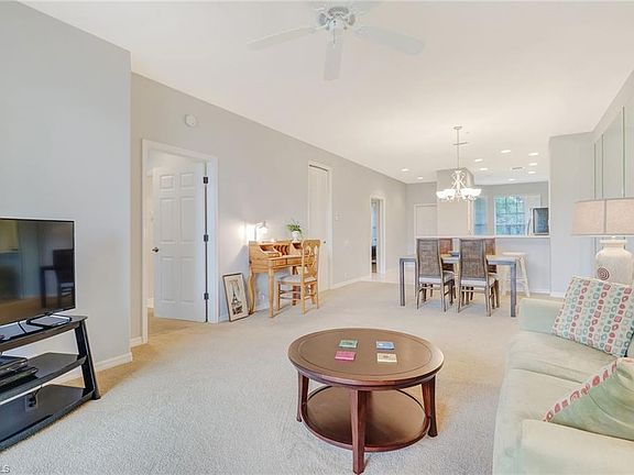 4th image of 8223 Parkstone Pl #2-203