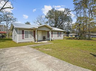 792 2nd St, Chipley, FL 32428