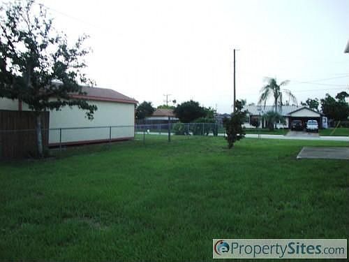 4th image of 2422 Moonstone Ave