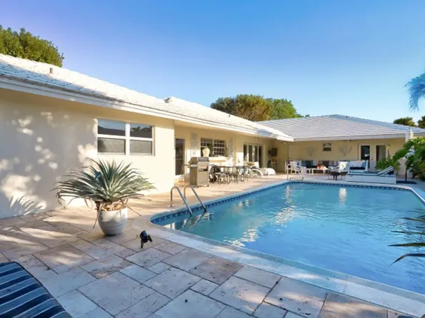 835 Canary Walk, Gulf Stream, FL 33483