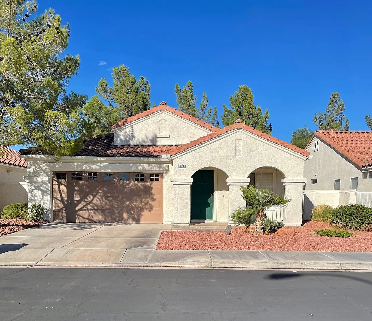 1860 Stablegate - Gated! — Photo 1