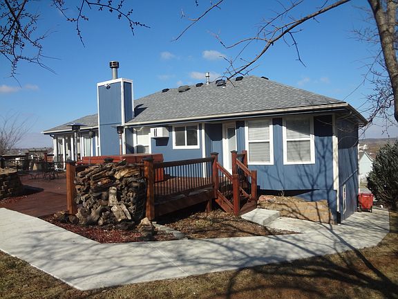 sidewalk from driveway