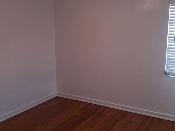 3rd image of 517 6th Ave N