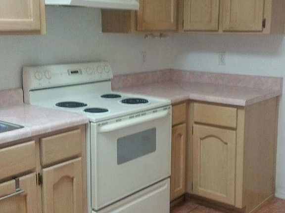 3rd image of 1240 E Liberty St