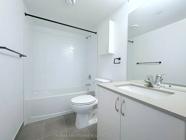 2 River Plate St #1001 — Photo 10