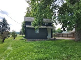 352 E Main St, Vermontville, MI 49096