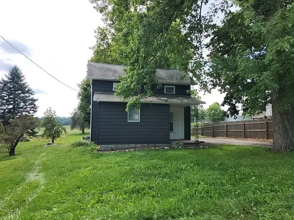 352 E Main St, Vermontville, MI 49096