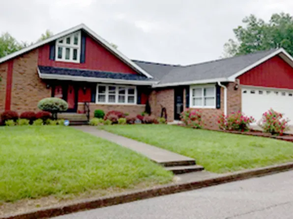 8 Brock Ln, Fairfield, IL 62837