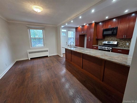 3rd image of 2129 Muliner Ave