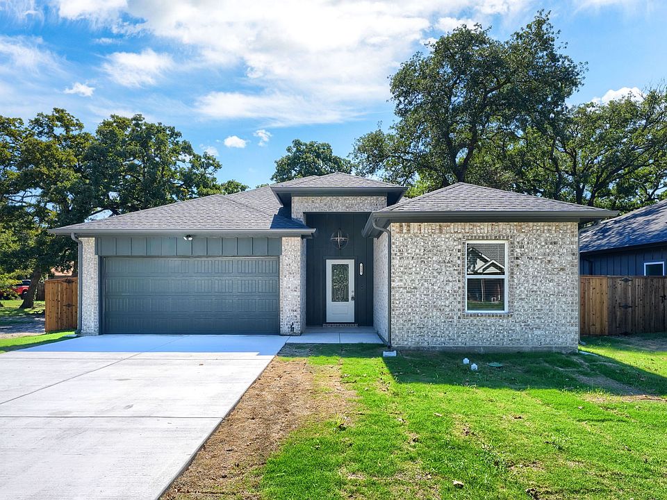 1st image of 115 Vaughn Ln