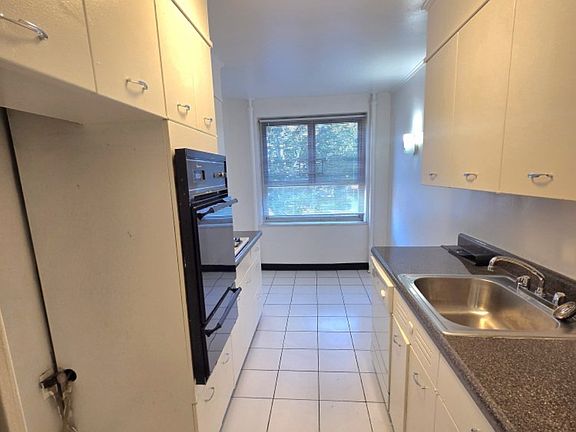 5th image of 194-25 64th Ave #A