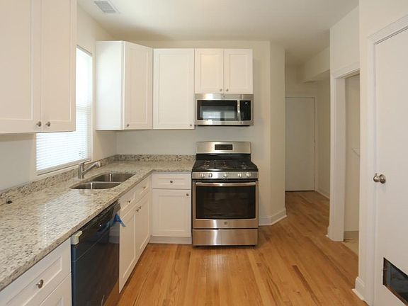 2nd image of 1115 W Newport Ave #Oner
