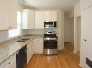1115 W Newport Ave, Chicago, IL 60657