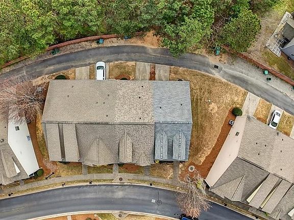 2nd image of 555 Ridge View Xing