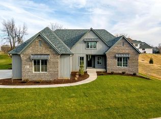 5077 Oak Ridge Ct, Bettendorf, IA 52722