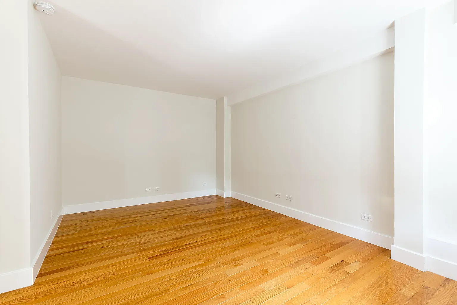 141 East 33rd Street — Photo 4