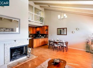 22 Holcomb Ct, Walnut Creek, CA 94596